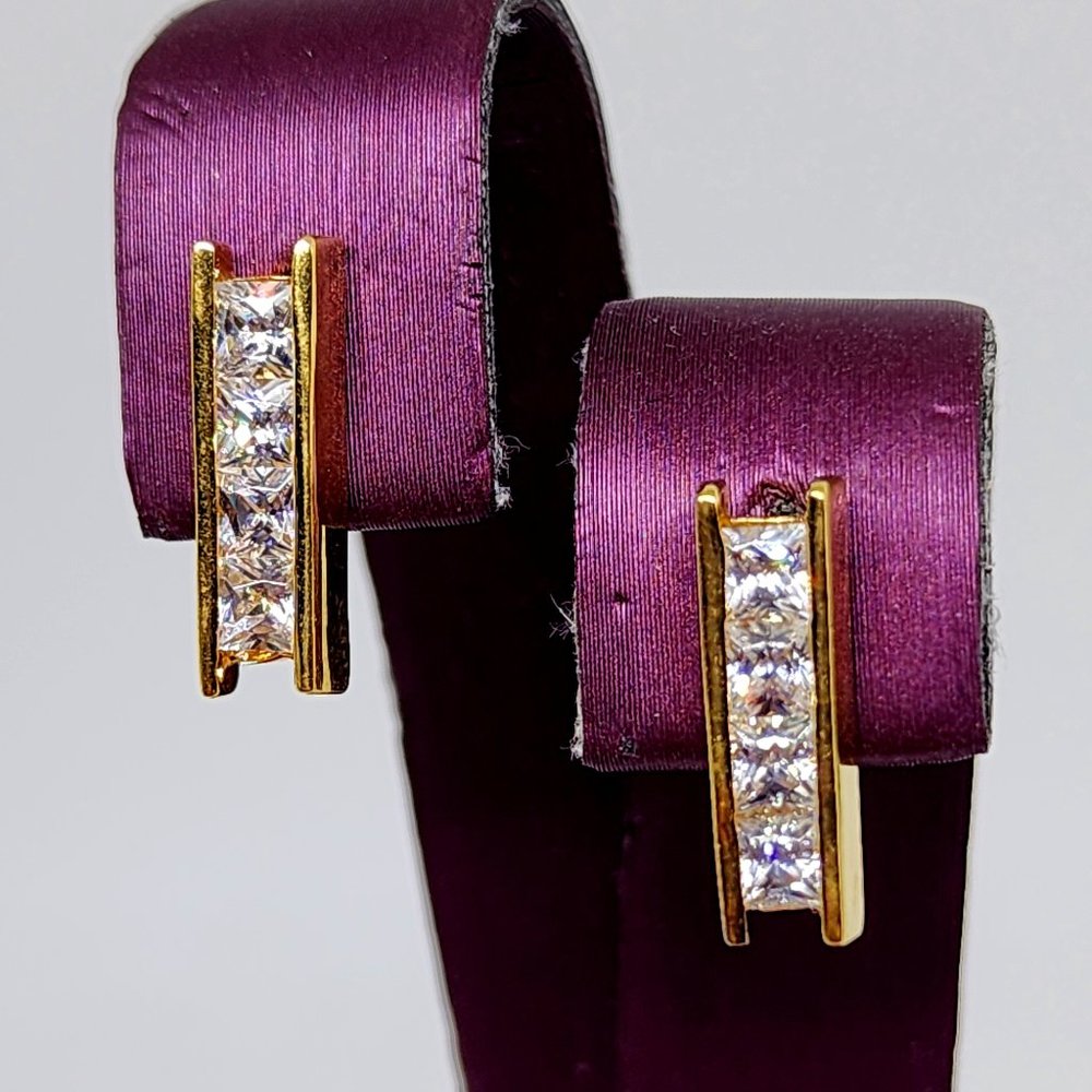 Stunning Princess Cut Crystal Channel Bar Set Elegant Gold Pierced Earrings